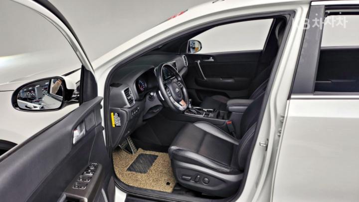 Kia Sportage The Bold 2.0 Diesel 2WD Prestige 8