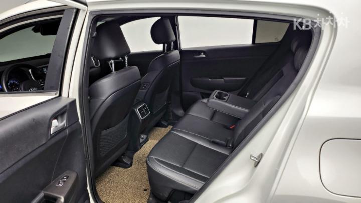 Kia Sportage The Bold 2.0 Diesel 2WD Prestige 9