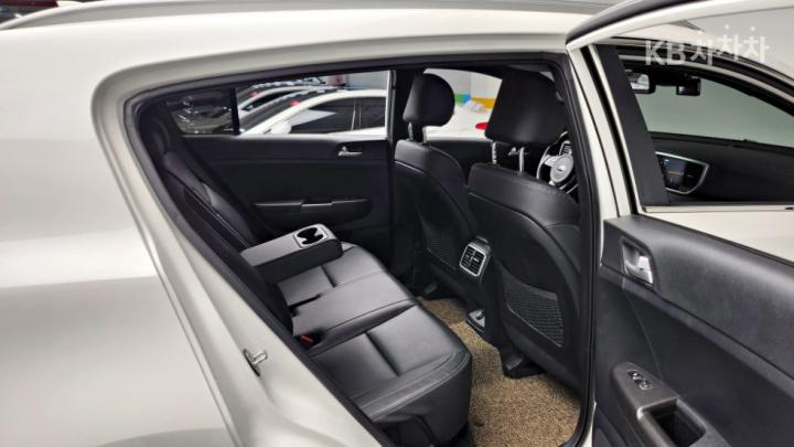 Kia Sportage The Bold 2.0 Diesel 2WD Prestige 10