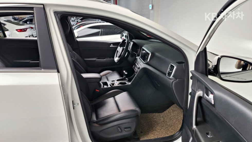 2020 - kia sportage