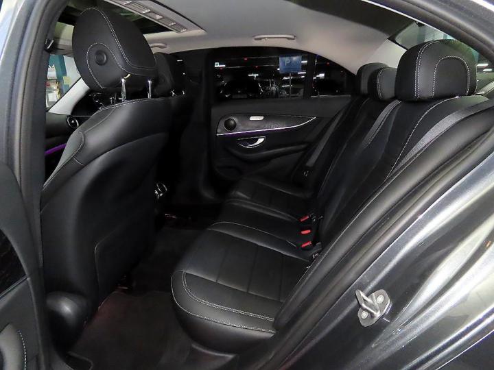 Mercedes-Benz E-Class W213 E220d Avantgarde 8