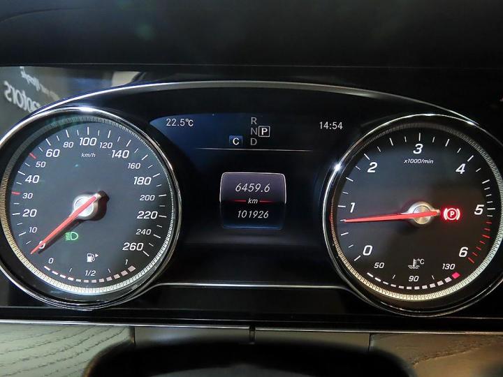 Mercedes-Benz E-Class W213 E220d Avantgarde 10