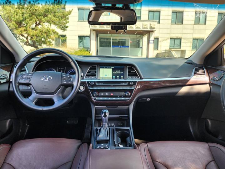 Hyundai Aslan G300 Modern Basic 7