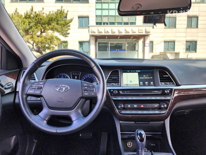 Hyundai Aslan G300 Modern Basic 8