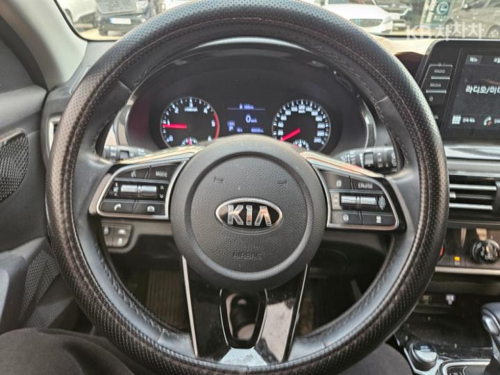 Kia Seltos 1.6 Diesel 2WD Noblesse 9