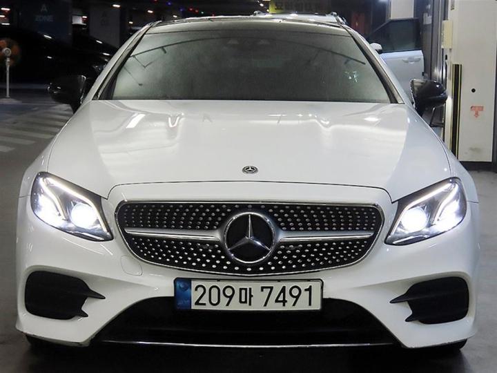 Mercedes-Benz E-Class W213 E220d COUPE 3