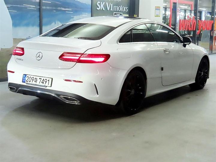 Mercedes-Benz E-Class W213 E220d COUPE 5