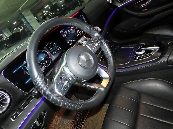 Mercedes-Benz E-Class W213 E220d COUPE 9