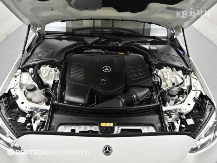 Mercedes-Benz C-Class W206 C300 AMG Line 7