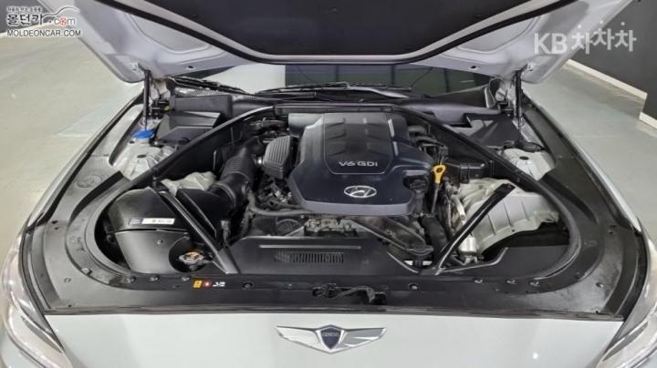 Hyundai Genesis DH G330 Premium AWD 9