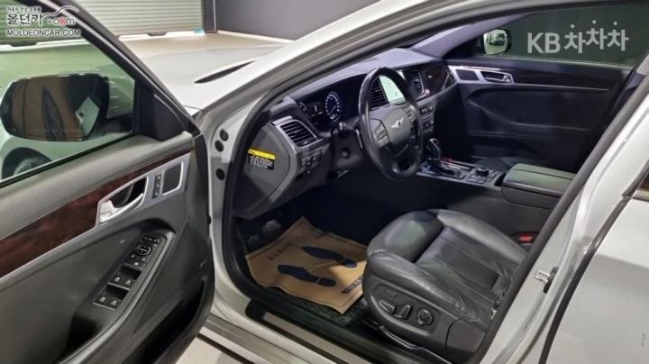 Hyundai Genesis DH G330 Premium AWD 10