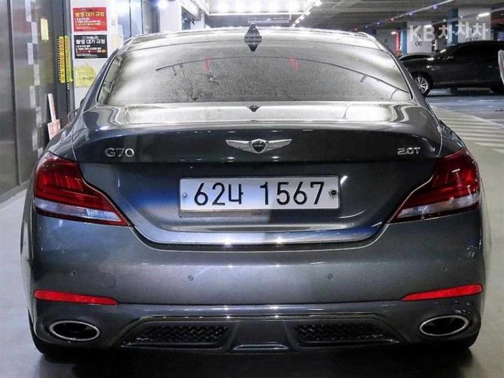 Genesis G70 2.0T Sport Package 7