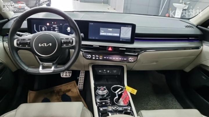 Kia K5 1.6 Gasoline Turbo Signature 8