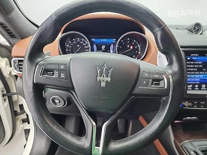 Maserati Levante 3.0 AWD Premium 10
