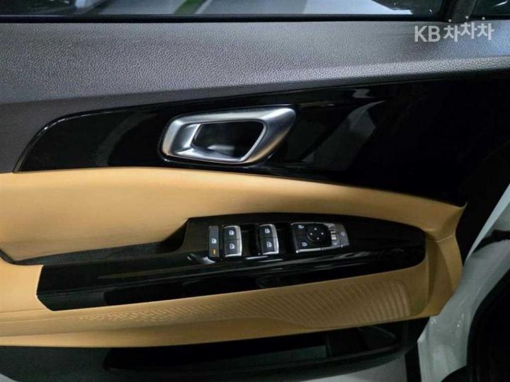 Kia Carnival D2.2 Noblesse 9