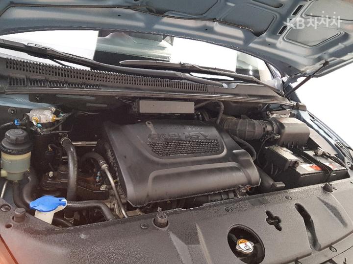 Kia Carnival R New Limousine GLX Top Model 7