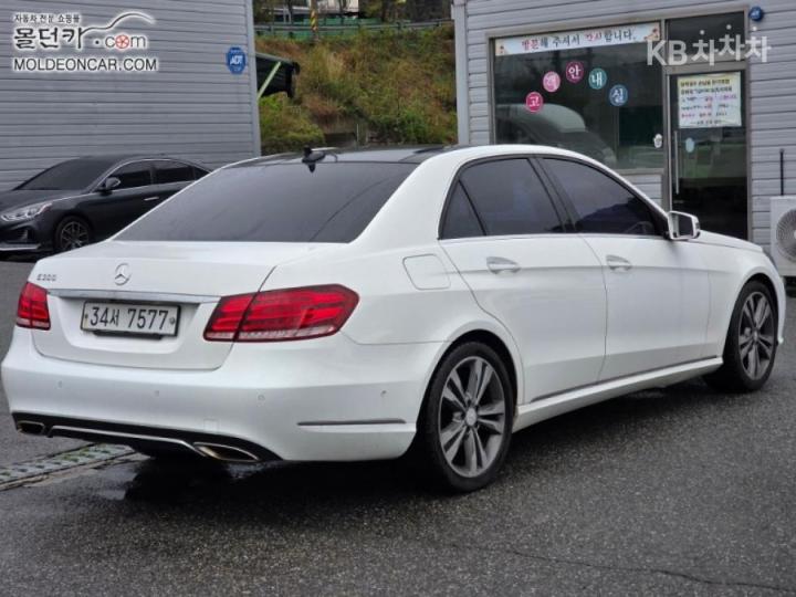 Mercedes-Benz E-Class New E300 Avantgarde W212 2009-2013 8