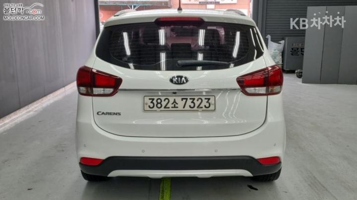 Kia Carens 1.7 Diesel Prestige 5