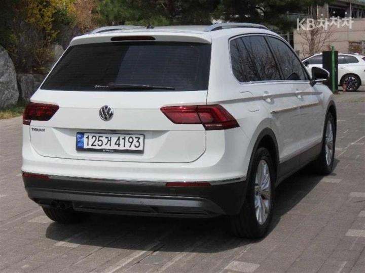 Volkswagen Tiguan 2.0 TDI Base Type 4