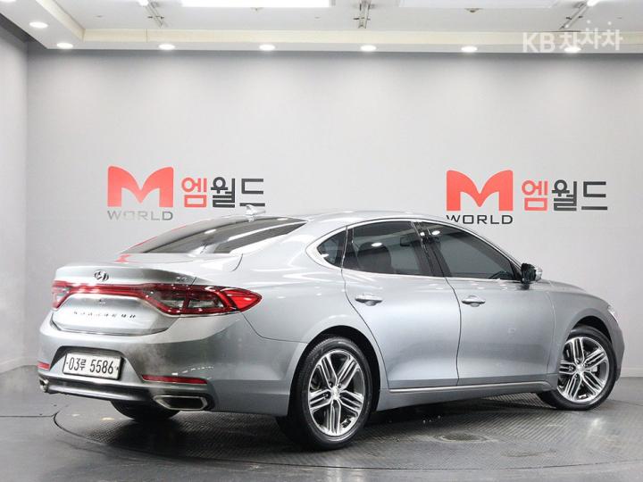Hyundai Grandeur IG 3.0 Exclusive Base Type 4