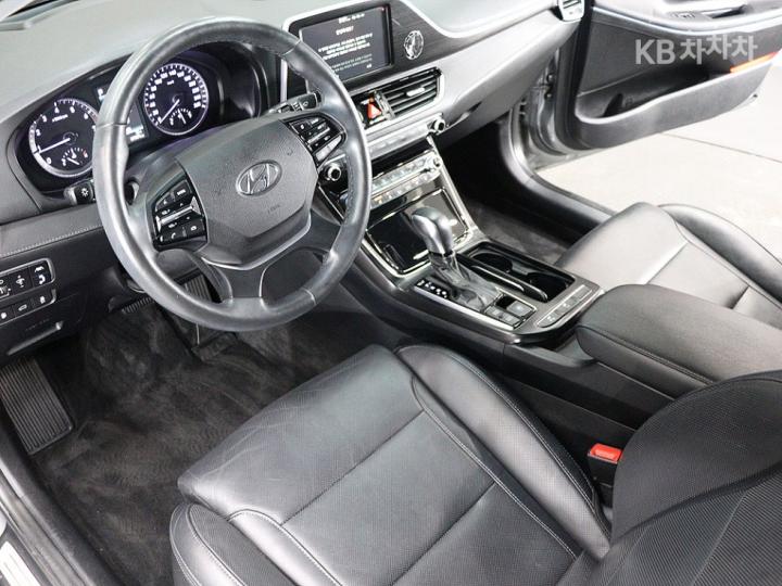 Hyundai Grandeur IG 3.0 Exclusive Base Type 9