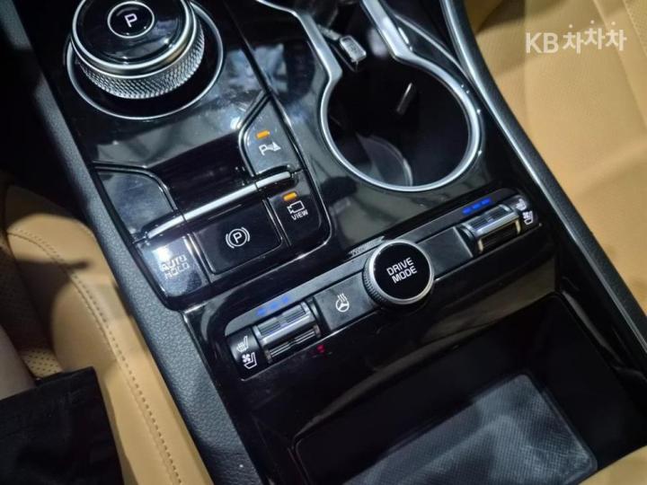 Kia K5 Hybrid 2.0 HEV Noblesse 9