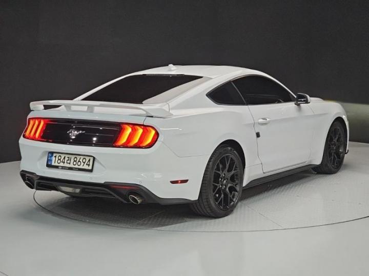 Ford Mustang Coupe Premium 5