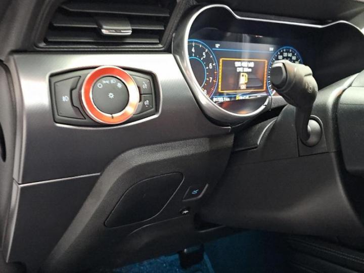 Ford Mustang Coupe Premium 9