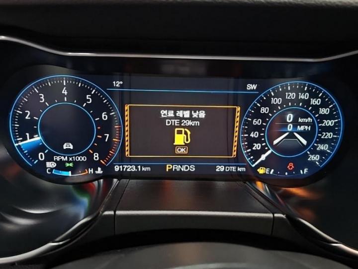 Ford Mustang Coupe Premium 10