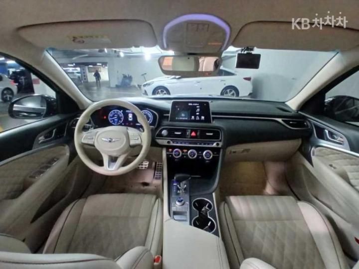 Genesis G70 2.0T Elite