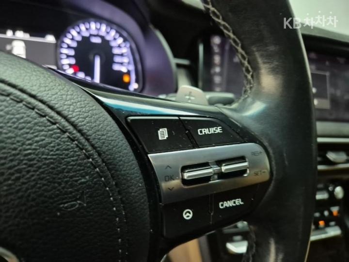 Kia K7 Premier 2.5 GDi Noblesse 8