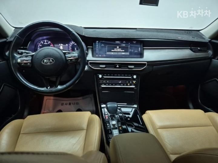 Kia K7 Premier 2.5 GDi Noblesse 9