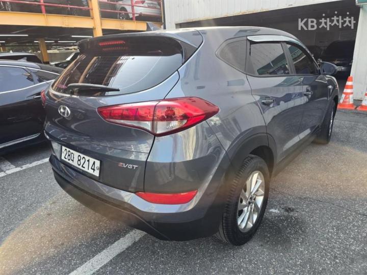 Hyundai Tucson Diesel e-VGT UⅡ 1.7 2WD Style 4