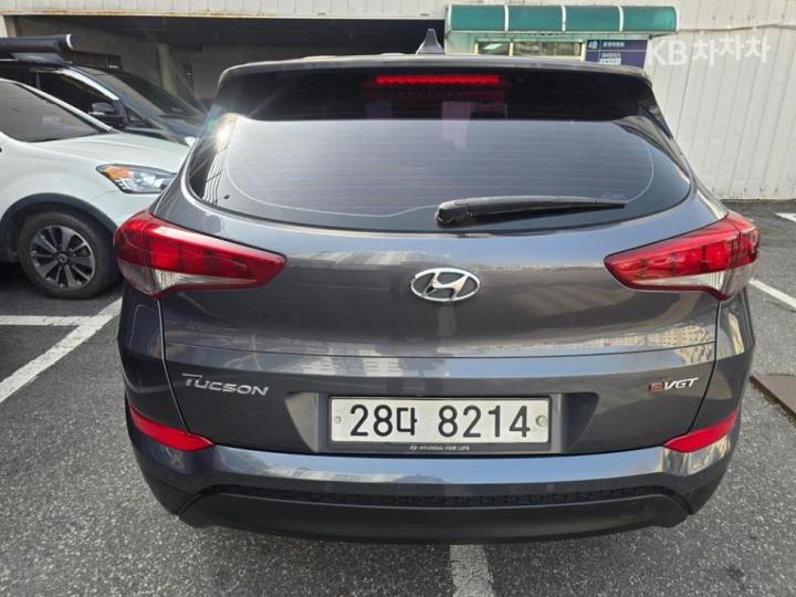 Hyundai Tucson Diesel e-VGT UⅡ 1.7 2WD Style 5