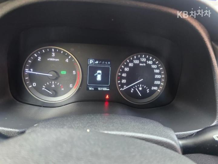 Hyundai Tucson Diesel e-VGT UⅡ 1.7 2WD Style 7