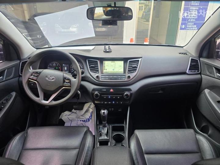 Hyundai Tucson Diesel e-VGT UⅡ 1.7 2WD Style 8