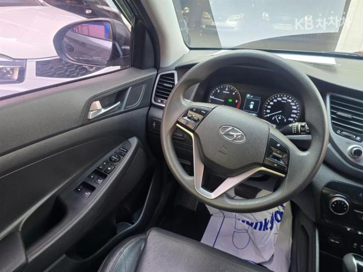 Hyundai Tucson Diesel e-VGT UⅡ 1.7 2WD Style 10