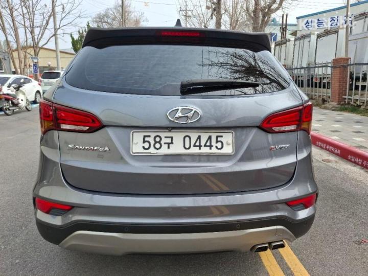 Hyundai Santa Fe The Prime Diesel R2.0 2WD Modern 8