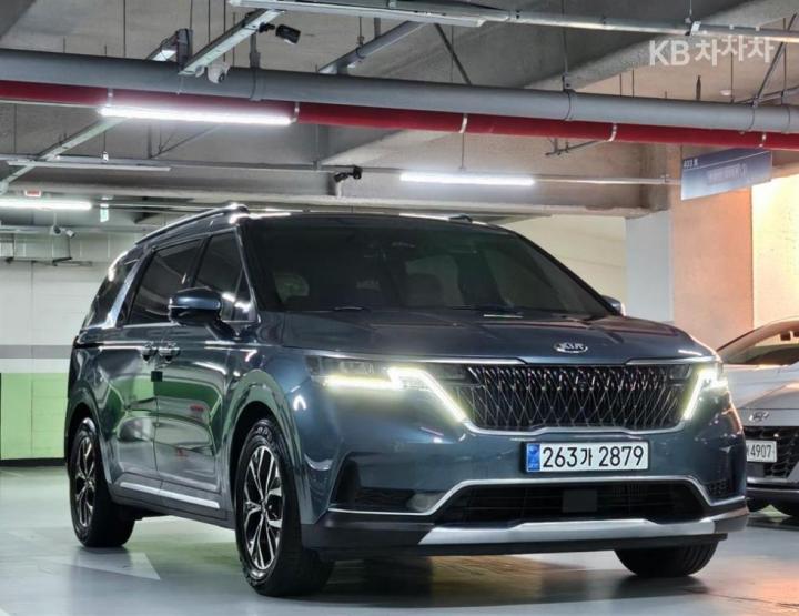 Kia Carnival D2.2 Signature 5