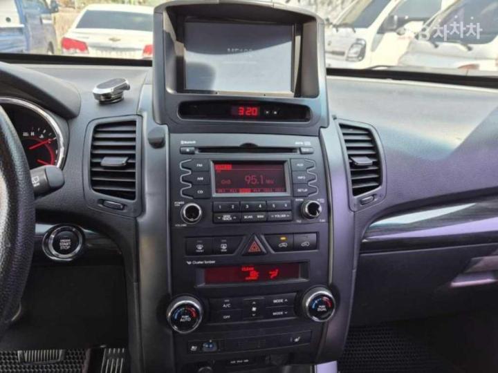 Kia Sorento R Diesel 2.2 4WD TLX Top Model 9