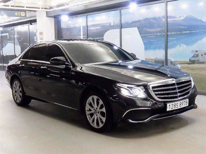 Mercedes-Benz E-Class W213 E220d 4MATIC Exclusive