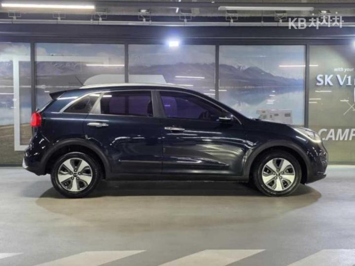 Kia Niro 1.6 Prestige 4