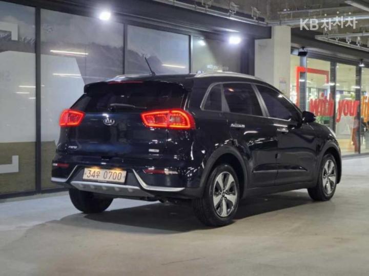 Kia Niro 1.6 Prestige 5