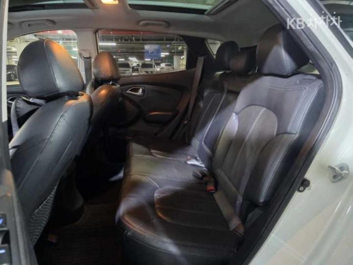 Hyundai Tucson ix Diesel 2WD LMX20 Premium 9