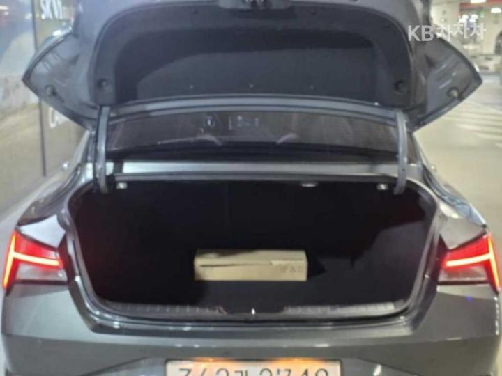 Hyundai Avante CN7 1.6 Gasoline Inspiration 7