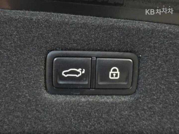 Kia K8 2.5 Gasoline Noblesse 8