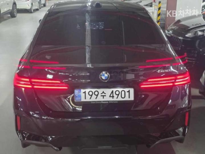 BMW 5 Series New G60 520i M Sport 4