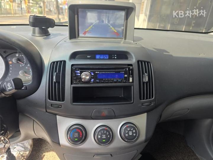 Hyundai Avante HD 1.6 VVT E16 DELUXE 6