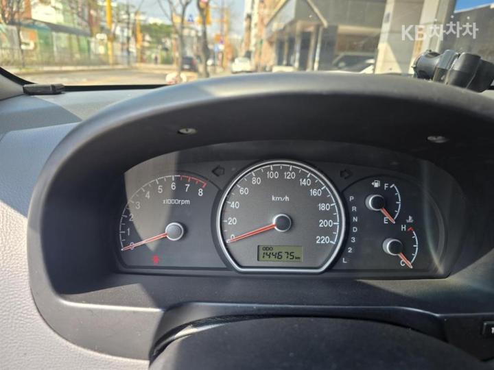 Hyundai Avante HD 1.6 VVT E16 DELUXE 9