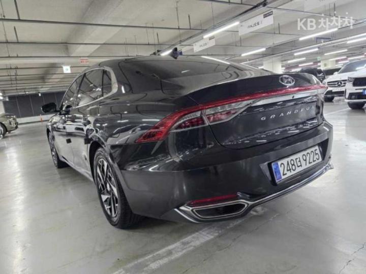 Hyundai Grandeur Hybrid 2.4 Exclusive 5